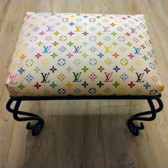 ❤️LV LOUISE VUITTON Murakami Foot Stool - Picture 1 of 1